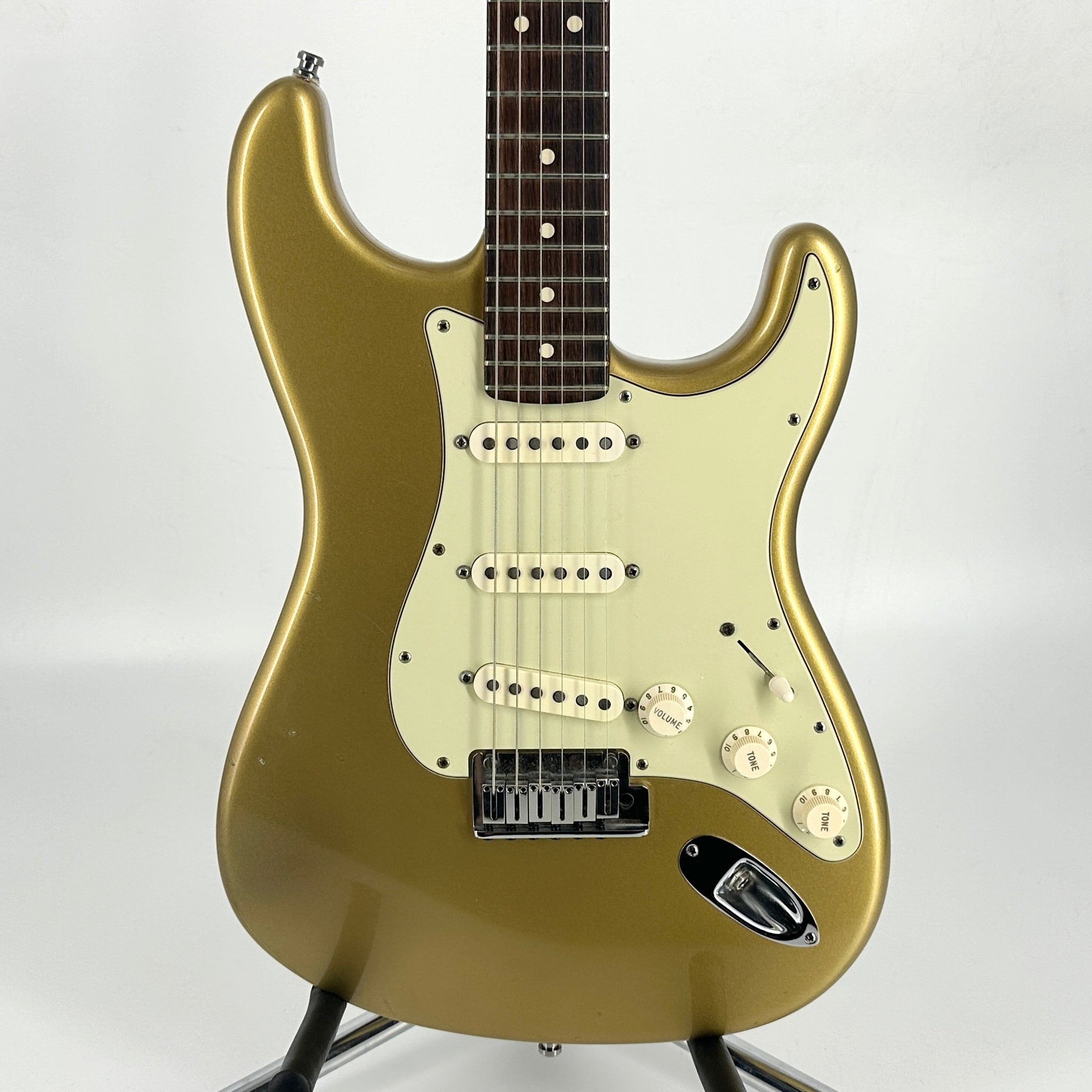2009 Fender Custom Shop Custom Deluxe Stratocaster - HLE Gold | Tonebay