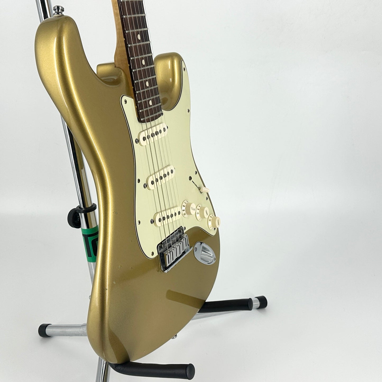 2009 Fender Custom Shop Custom Deluxe Stratocaster - HLE Gold | Tonebay