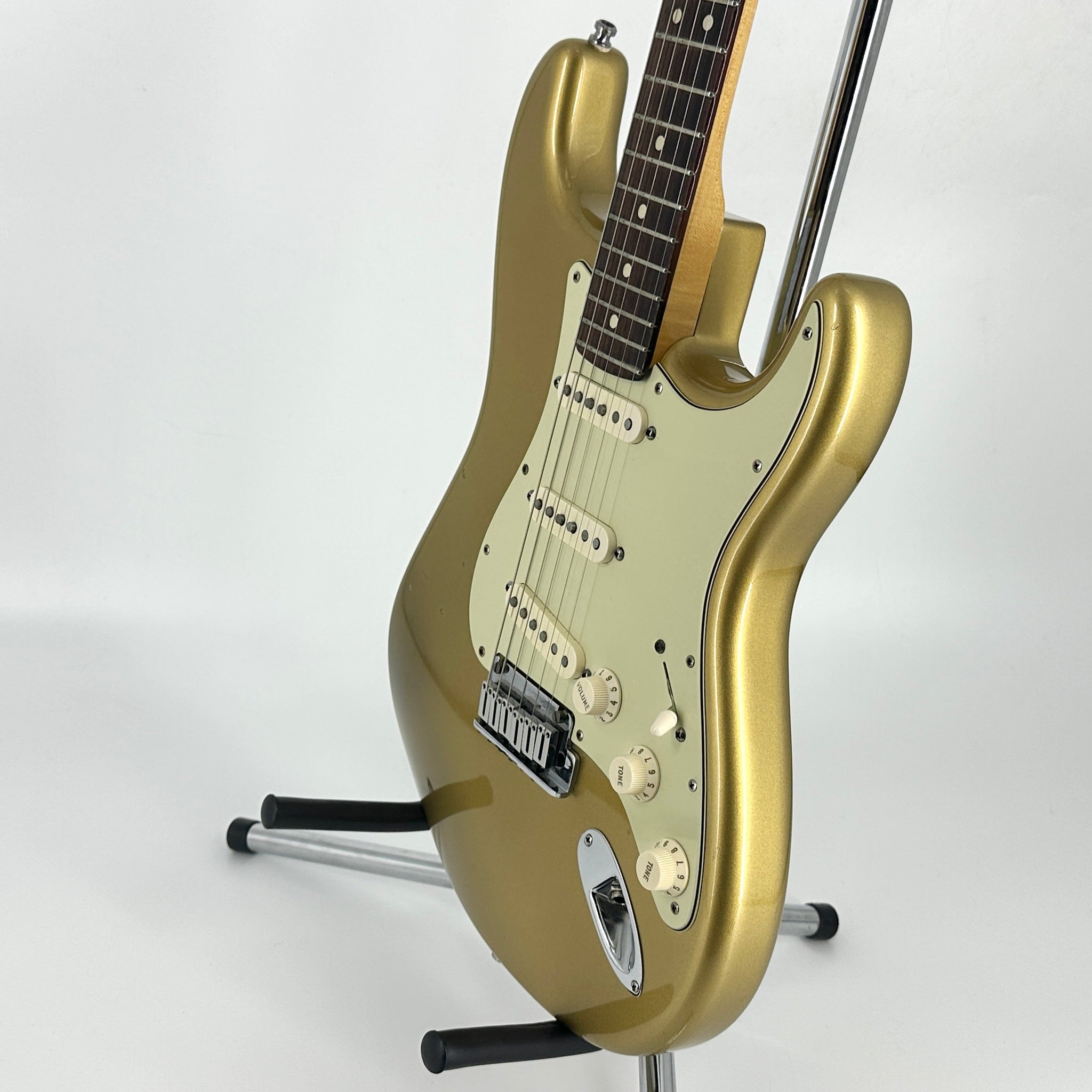 2009 Fender Custom Shop Custom Deluxe Stratocaster - HLE Gold | Tonebay