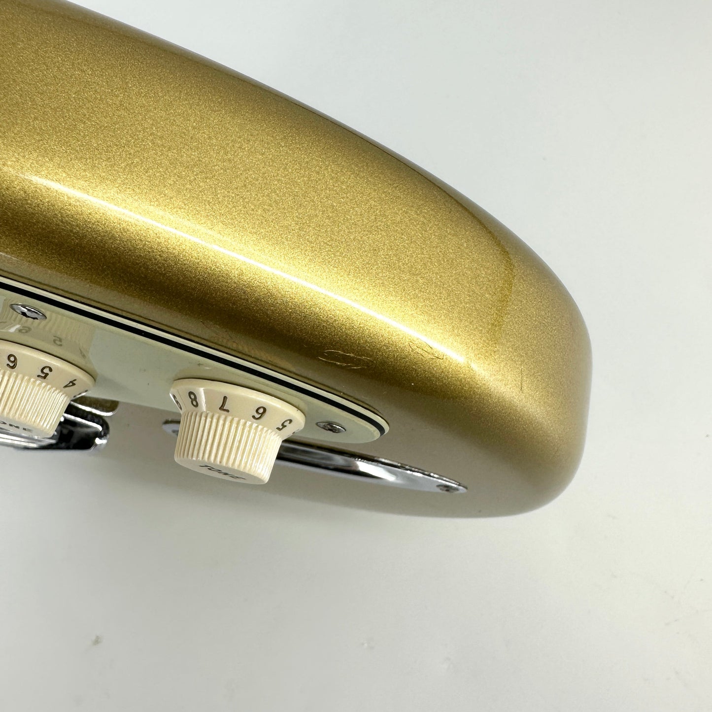 2009 Fender Custom Shop Custom Deluxe Stratocaster - HLE Gold | Tonebay