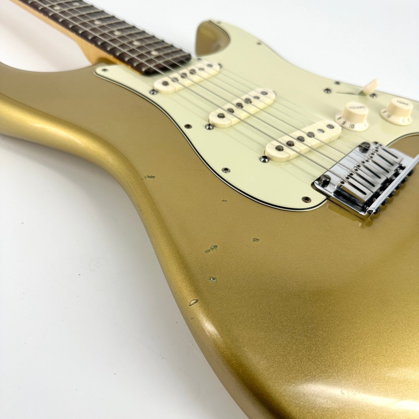 2009 Fender Custom Shop Custom Deluxe Stratocaster - HLE Gold | Tonebay