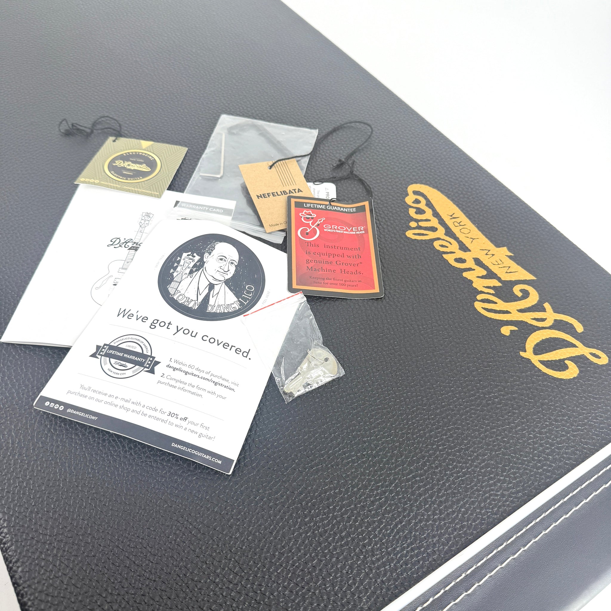 2022 D'Angelico Deluxe Brighton - Vintage Sunburst | Tonebay