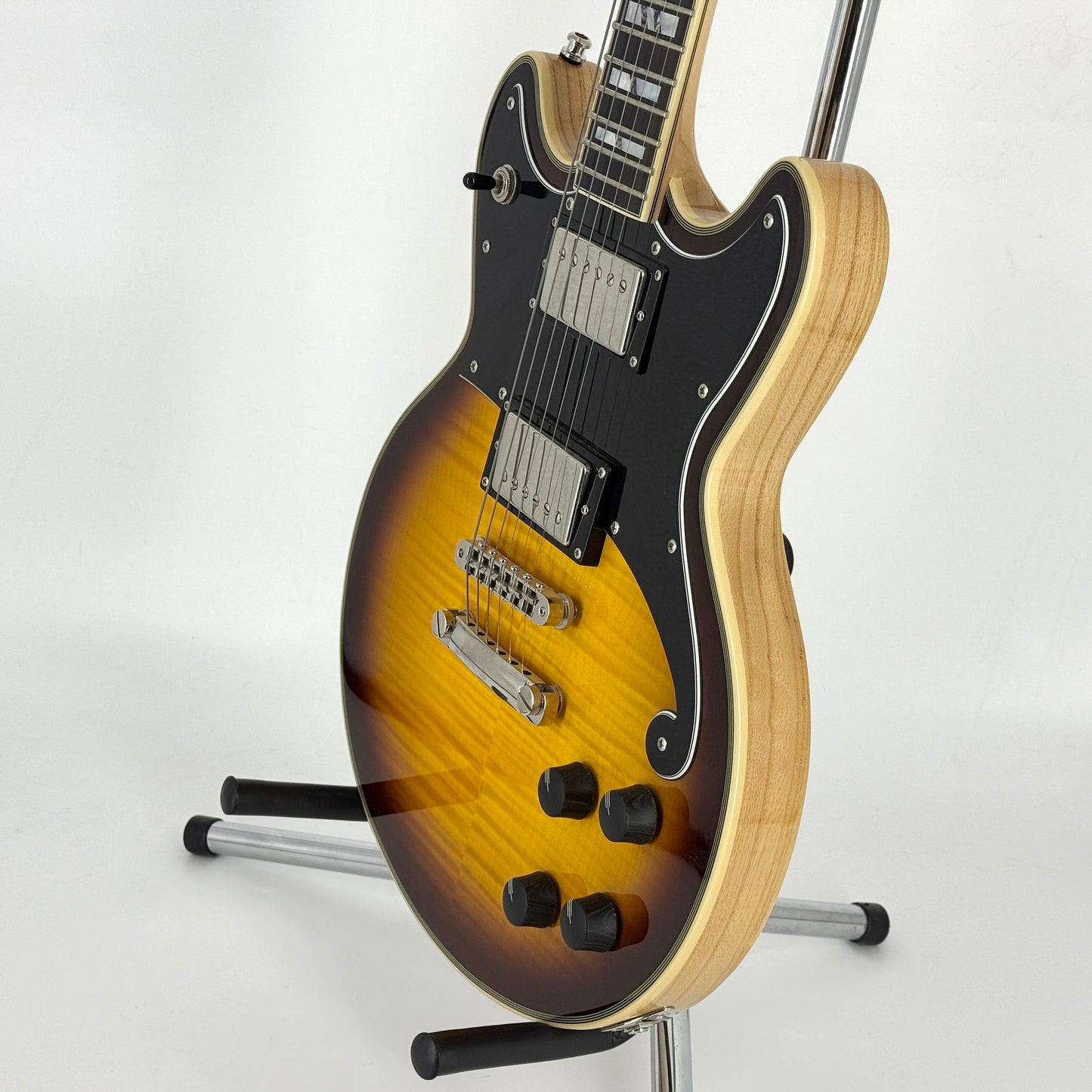 2022 D'Angelico Deluxe Brighton - Vintage Sunburst | Tonebay