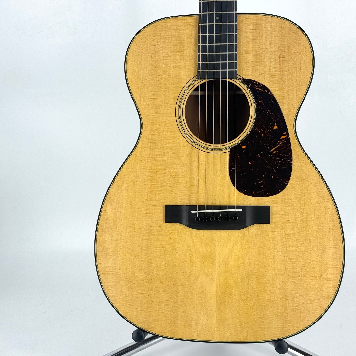 2022 Martin 00-18 - Natural | Tonebay