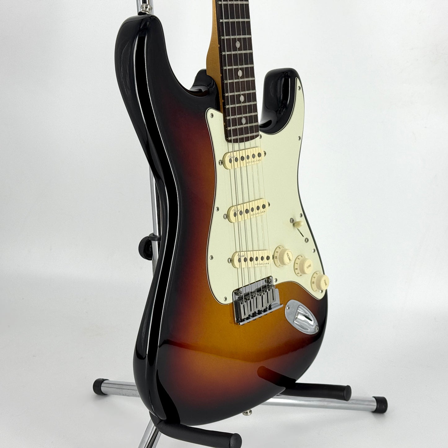 2023 Fender American Ultra Stratocaster – Ultra Burst | Tonebay