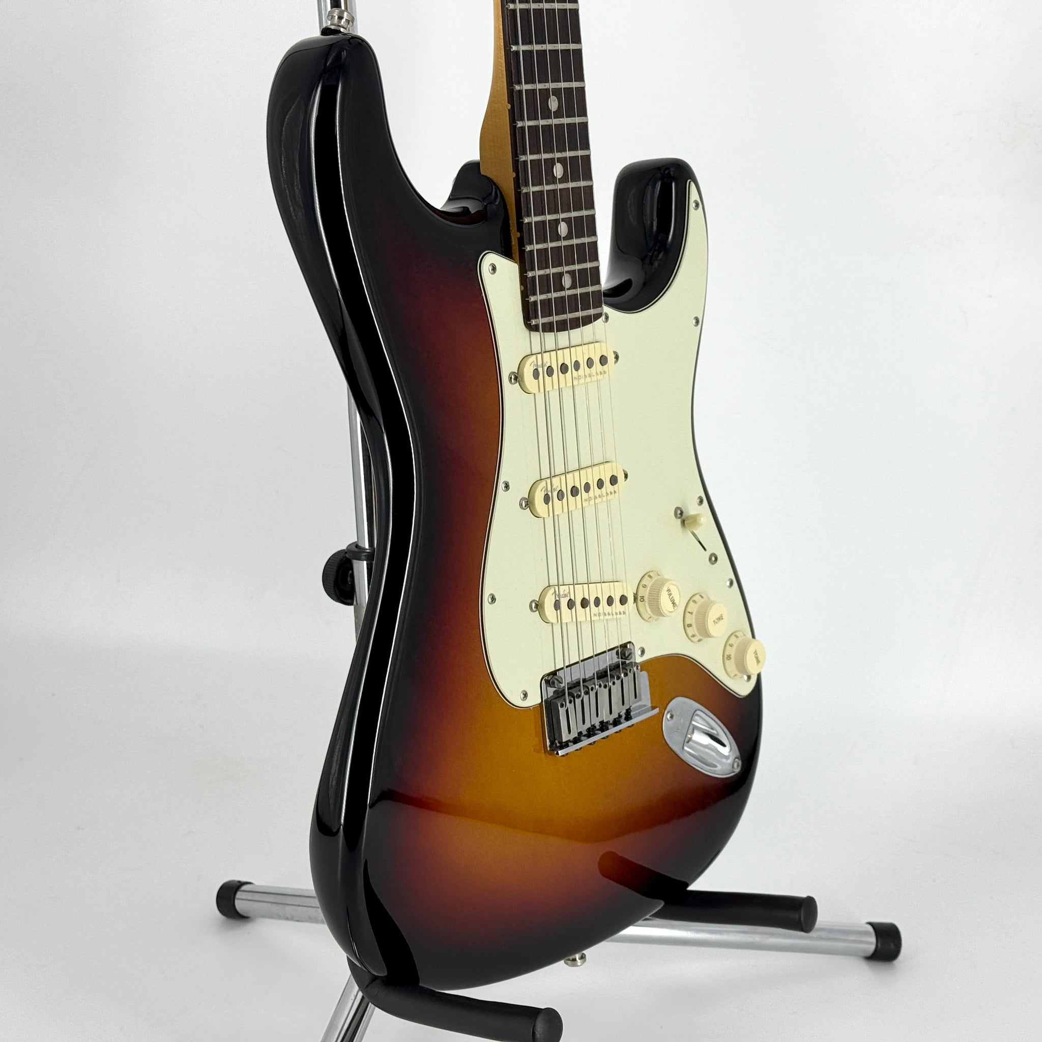 2023 Fender American Ultra Stratocaster – Ultra Burst | Tonebay