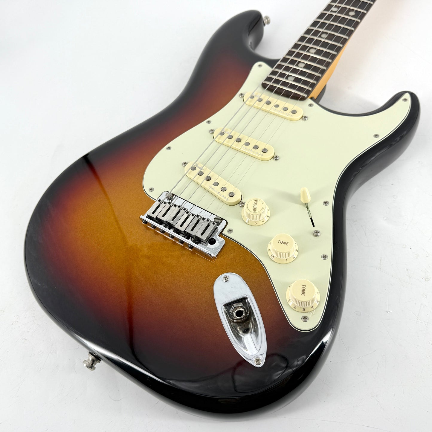 2023 Fender American Ultra Stratocaster – Ultra Burst | Tonebay