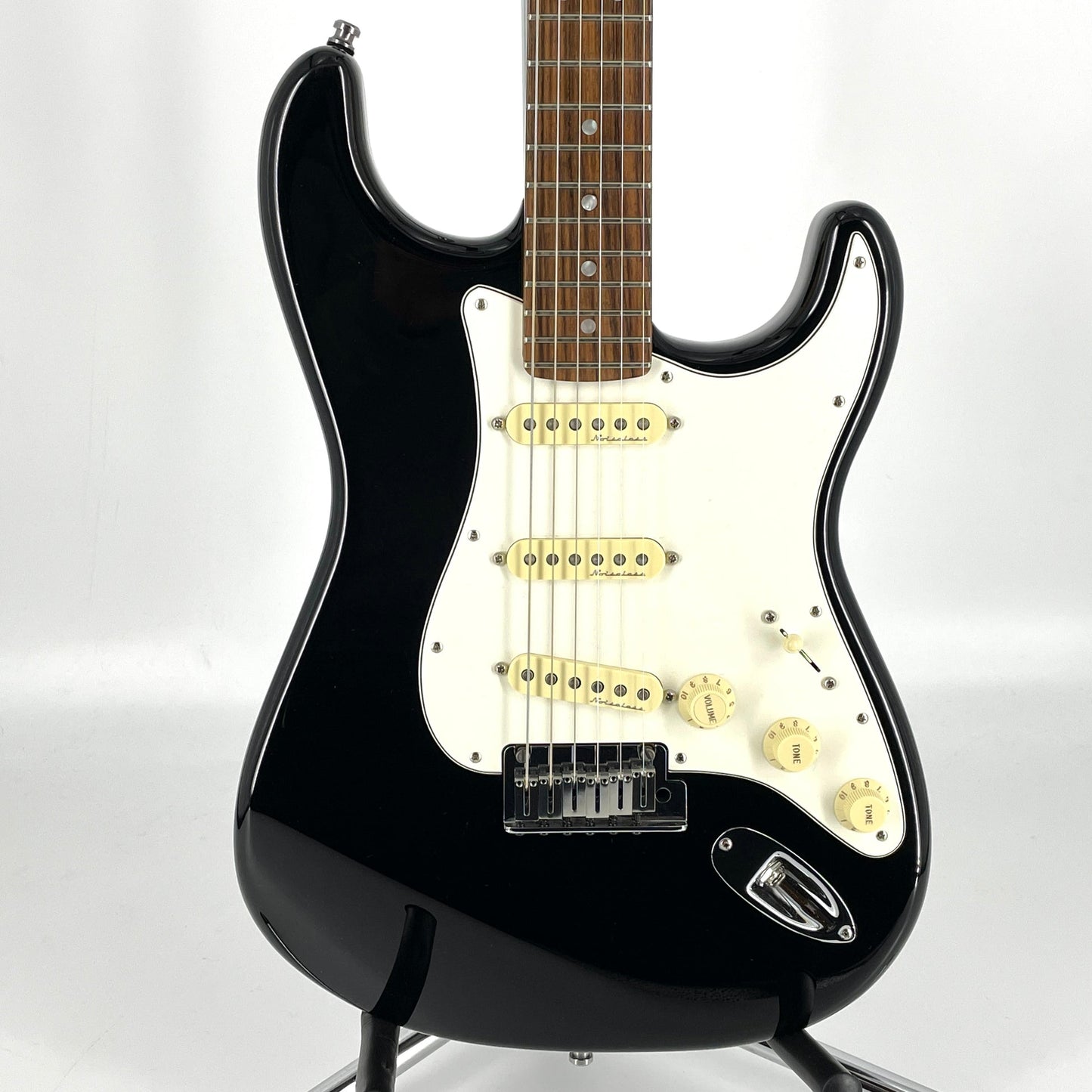 2013 Fender American Deluxe Stratocaster – Black | Tonebay
