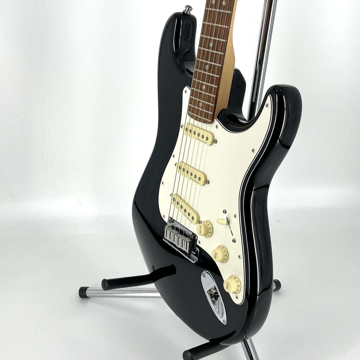 2013 Fender American Deluxe Stratocaster – Black | Tonebay