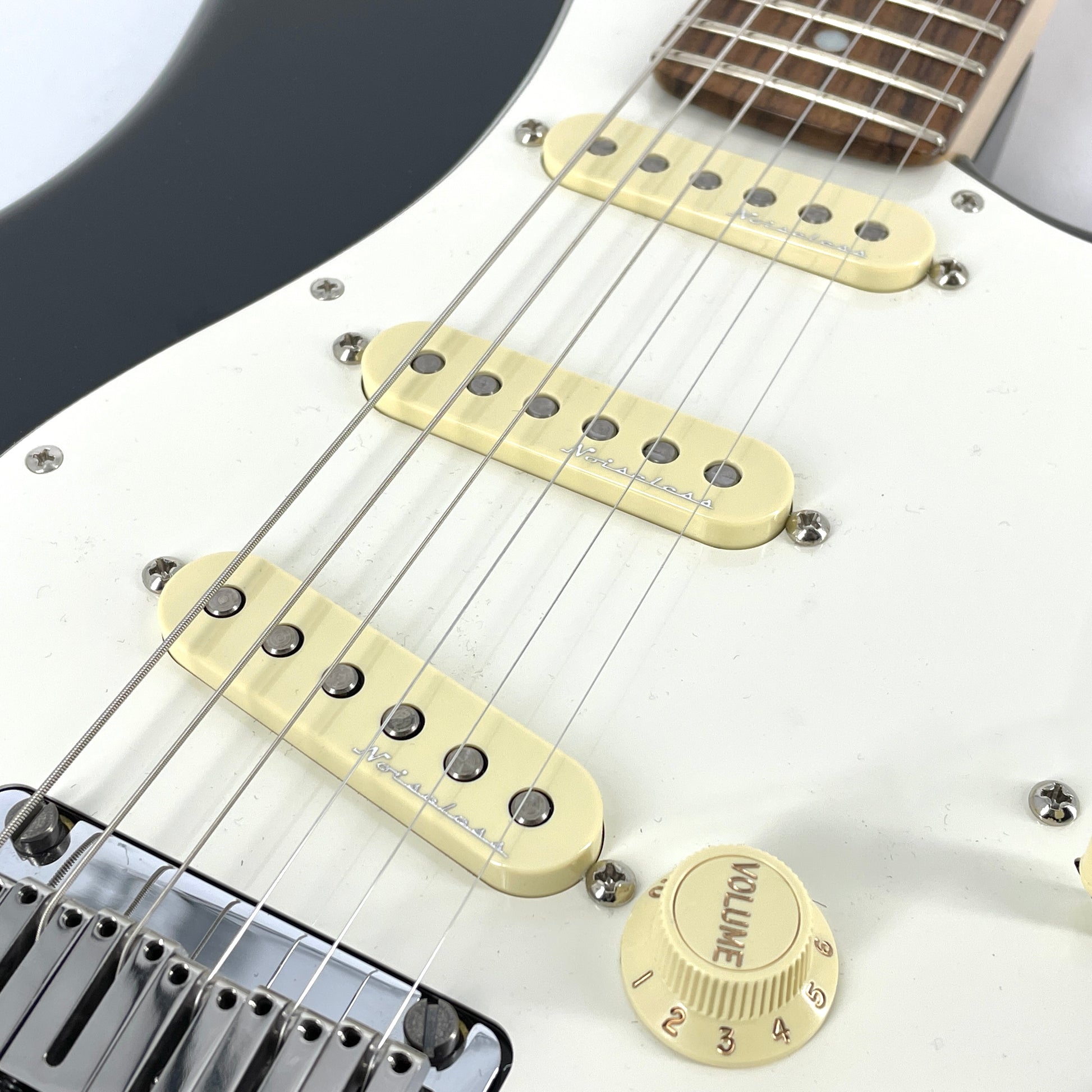 2013 Fender American Deluxe Stratocaster – Black | Tonebay