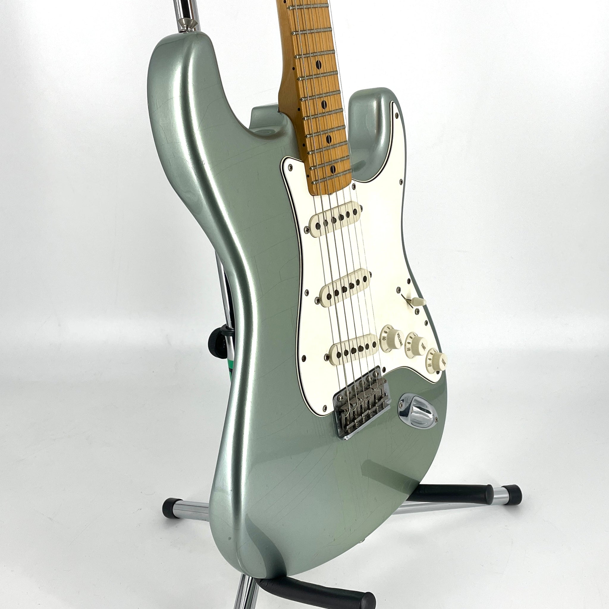 2005 Fender Custom Shop Limited Edition ’66 Stratocaster – Closet Classic – Firemist Silver Metallic | Tonebay